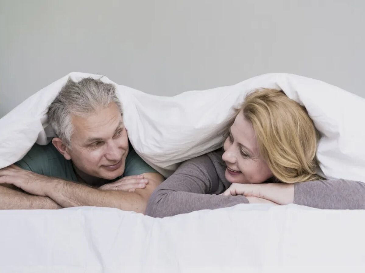 Sexo depois dos 50: urologista viraliza nas redes com as 7 dicas para aumentar o prazer nessa idade