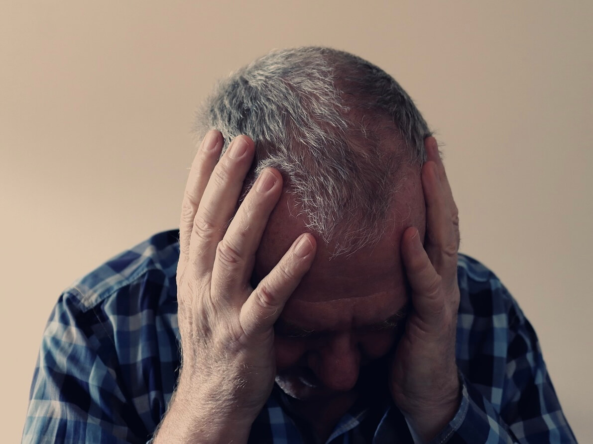 Aneurisma Cerebral: dor de cabeça pode ser sinal da doença, afirma especialista