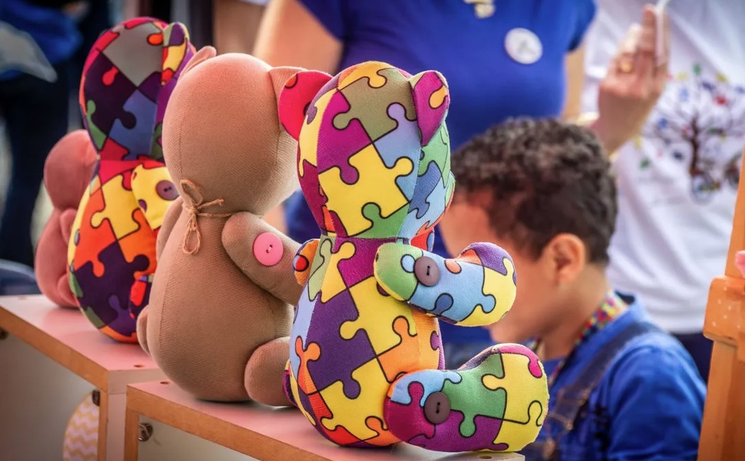 Autismo: projeto fixa prazo para início do tratamento no SUS e na rede privada