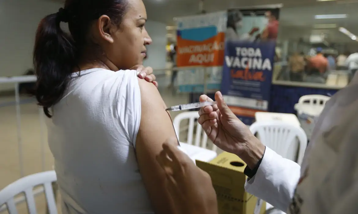 Vacina contra gripe é antecipada e começa 25 de março