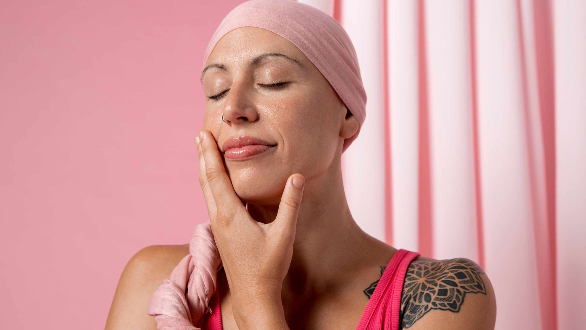 Mulheres que tiveram câncer recuperam autoestima com procedimento estéticos