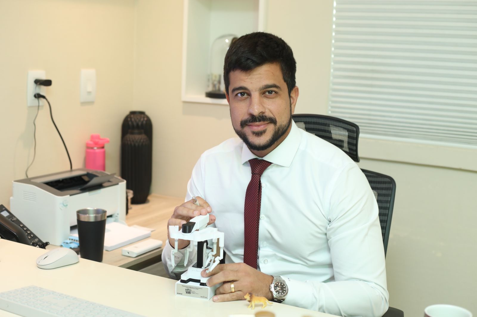 Urologista participa de atualização em cirurgia robótica nos Estados Unidos