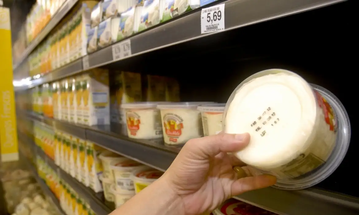 Luta contra doenças do intestino passa pela alimentação