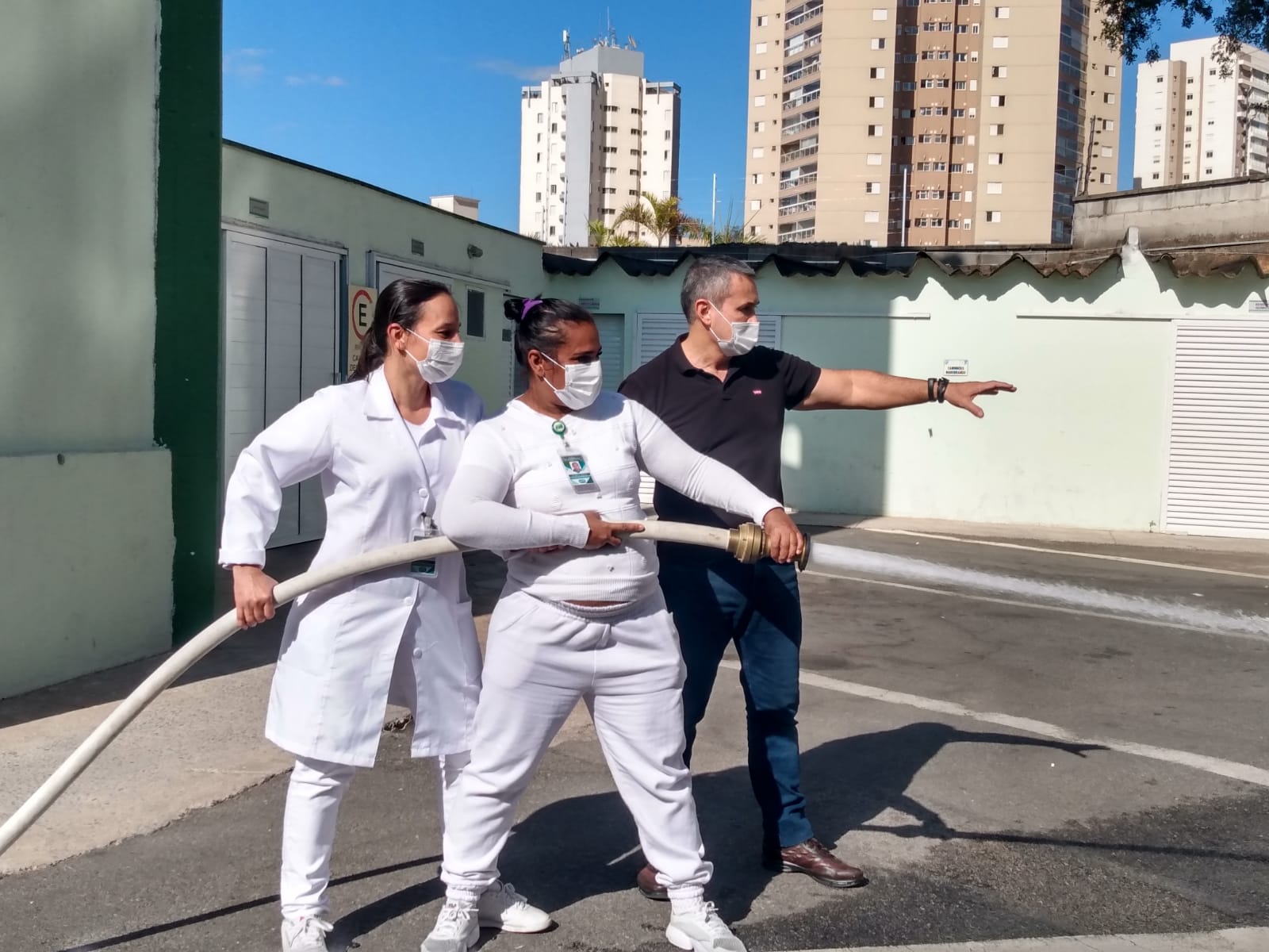 Salve as brigadas de incêndio!