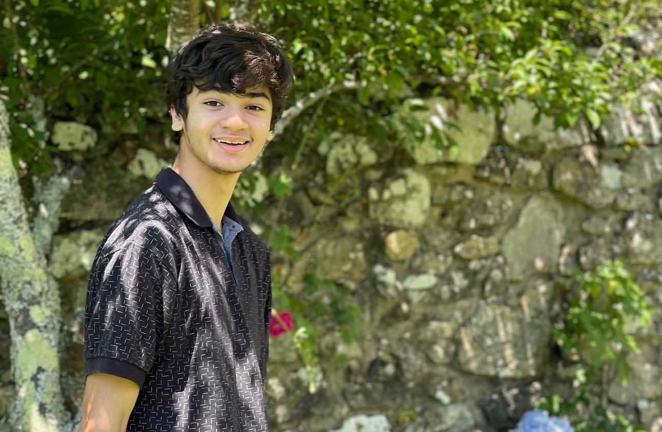 Menino autista brasileiro enfrenta dificuldades acadêmicas em Portugal