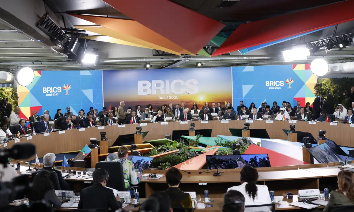 Brics aprova parceria para eliminar doenças socialmente determinadas