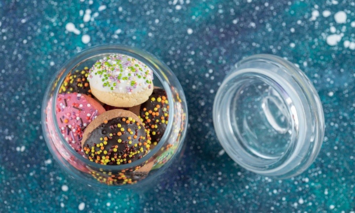 Atenção! Glitter com polipropileno não pode ser usado em alimentos; entenda